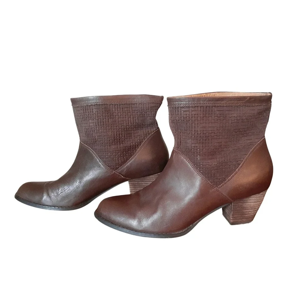 Corso Como Brown‎ Leather Ankle Boots Womens Sz 8.5 Pull-On Block Heel Woven